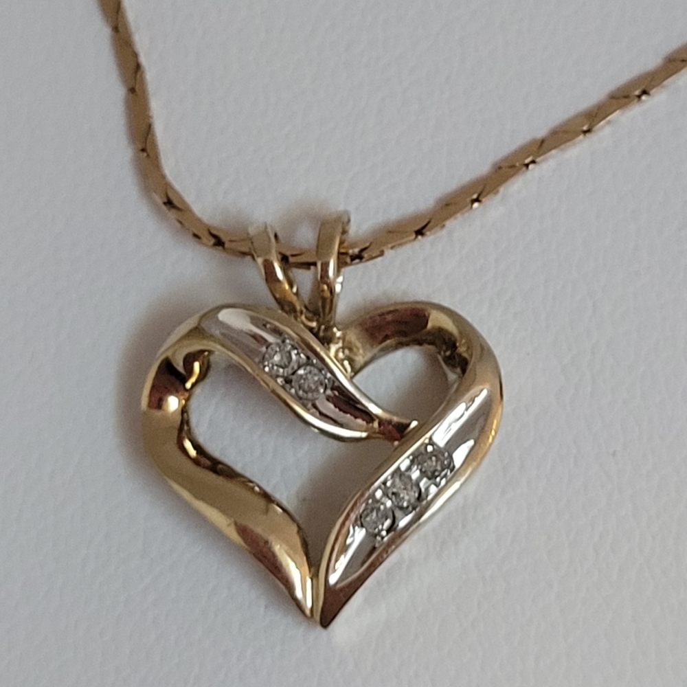 10k Solid Gold Heart Pendant with 5 Round Natural Diamonds.